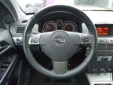 Opel astra break 1.8 l35 140ch cosmo - garantie 12 mois occasion simplicicar brest simplicicar simplicibike france