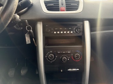 Peugeot 207 1.4 hdi 68ch fap blue lion occasion avignon (84) simplicicar simplicibike france