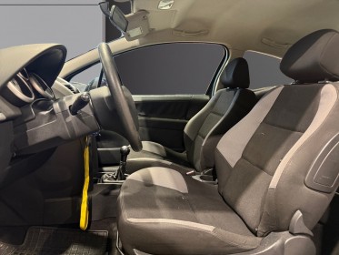 Peugeot 207 1.4 vti 16v 95ch série 64 garantie 12 mois climatisation sièges chauffant occasion simplicicar narbonne...