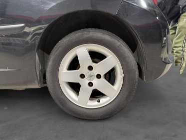 Peugeot 207 1.4 vti 16v 95ch série 64 garantie 12 mois climatisation sièges chauffant occasion simplicicar narbonne...