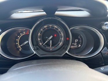 Ds ds 3 so chic 110 ch ss eat6 / camera de recul / radar avar / carplay / distribution neuve occasion simplicicar orgeval ...