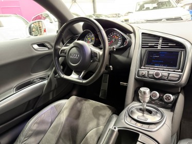 Audi r8 v8 4.2 fsi - r tronic - origine fr - suivi audi - garantie 12 mois occasion simplicicar lyon ouest simplicicar...