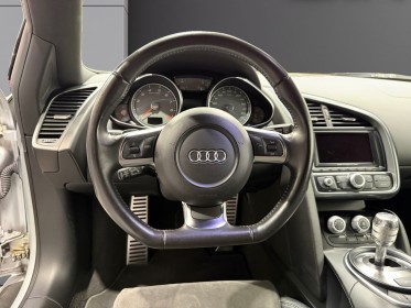 Audi r8 v8 4.2 fsi - r tronic - origine fr - suivi audi - garantie 12 mois occasion simplicicar lyon ouest simplicicar...
