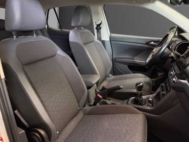 Volkswagen t-cross 115cv/bvm6 r-line/attelage/carplay et virtual cockpit/garantie 12 mois occasion simplicicar salon de...