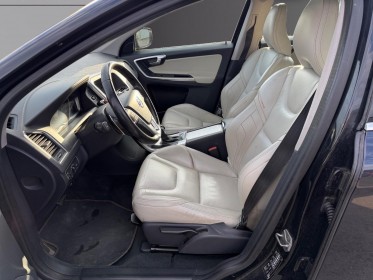 Volvo xc60 d4 181 ocean race edition attelage toit ouvrant sièges avants chauffants garantie 12 mois occasion barberey...