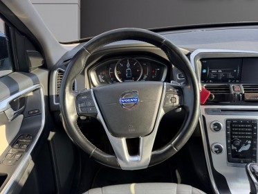 Volvo xc60 d4 181 ocean race edition attelage toit ouvrant sièges avants chauffants garantie 12 mois occasion barberey...