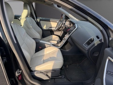 Volvo xc60 d4 181 ocean race edition attelage toit ouvrant sièges avants chauffants garantie 12 mois occasion barberey...