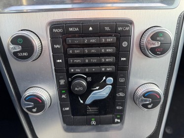 Volvo xc60 d4 181 ocean race edition attelage toit ouvrant sièges avants chauffants garantie 12 mois occasion barberey...