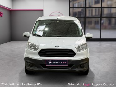 Ford transit courier 1,5 tdci ecoblue trend / aménagement amovible garantie 12 mois occasion simplicicar lyon ouest...