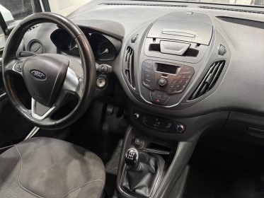Ford transit courier 1,5 tdci ecoblue trend / aménagement amovible garantie 12 mois occasion simplicicar lyon ouest...