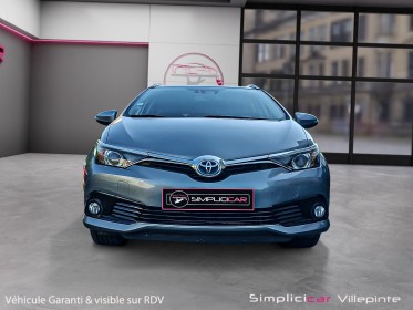 Toyota auris touring sports pro my17 hybride pro 136h design 1 er main garantie 12 mois occasion simplicicar villepinte...