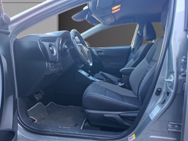Toyota auris touring sports pro my17 hybride pro 136h design 1 er main garantie 12 mois occasion simplicicar villepinte...