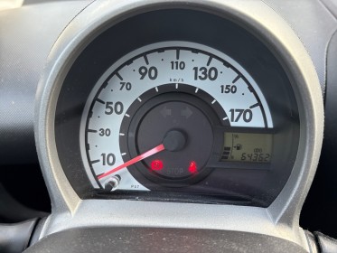 Toyota aygo mc 1.0 vvt-i dynamic 5 portes - garantie 12 mois occasion simplicicar brest simplicicar simplicibike france