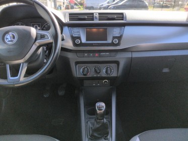 Skoda fabia 1.0 mpi 60 ch série spéciale edition garantie 12 mois occasion simplicicar saint-omer simplicicar simplicibike...