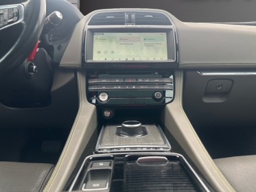 Jaguar f-pace v6 3.0 v6 300 ch 700 nm bva8 awd 4x4 r-sport double toit ouvrant feu full led sono meridian aff tête haute......