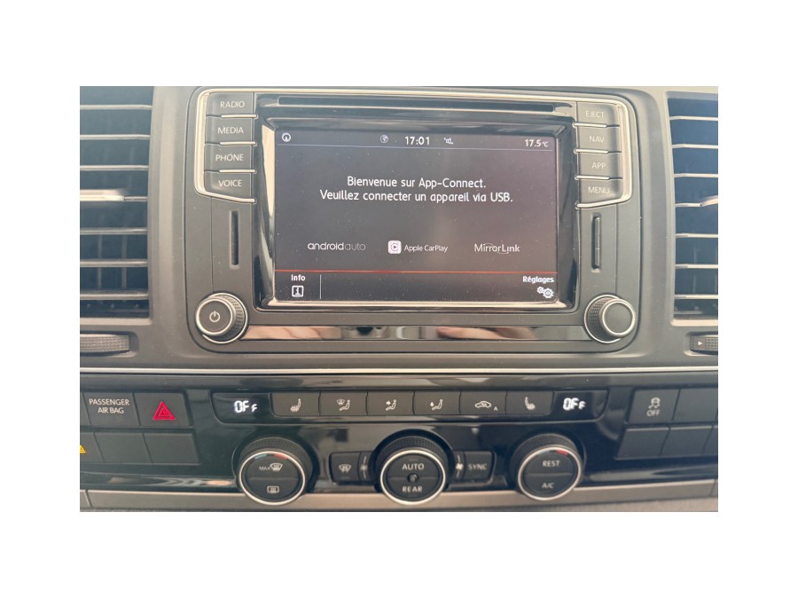 VOLKSWAGEN d'occasion TRANSPORTER MULTIVAN CONFORTLINE LONG 2.0 TDI