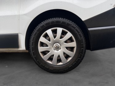 Renault trafic fourgon gn l1h1 1200 kg dci 145 energy edc confort tva recuperable garantie 12 mois occasion simplicicar brive...