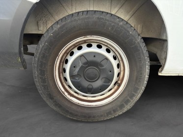 Ford transit custom fourgon 290 l2h2 2.0 tdci 105 ambiente occasion simplicicar st-maximin simplicicar simplicibike france