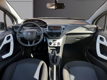 Peugeot 208 like 1.2 68ch - faible km - distrib ok - occasion simplicicar compiegne simplicicar simplicibike france