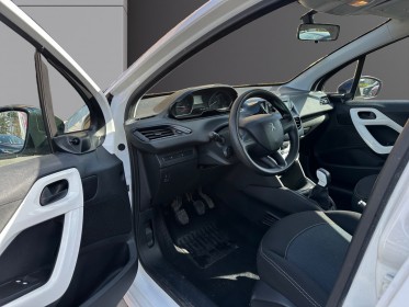 Peugeot 208 like 1.2 68ch - faible km - distrib ok - occasion simplicicar compiegne simplicicar simplicibike france