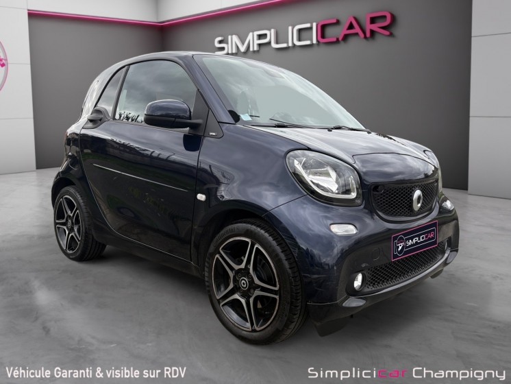 Smart fortwo coupe 0.9 90 ch  ba6 prime-entretiens a jour-toit panoramique-sieges en ncuir chauffants-accoudoir-camera et...