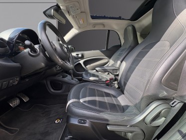 Smart fortwo coupe 0.9 90 ch  ba6 prime-entretiens a jour-toit panoramique-sieges en ncuir chauffants-accoudoir-camera et...