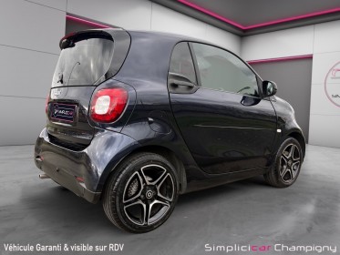 Smart fortwo coupe 0.9 90 ch  ba6 prime-entretiens a jour-toit panoramique-sieges en ncuir chauffants-accoudoir-camera et...