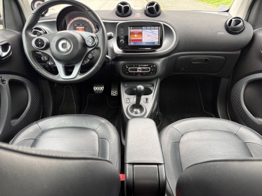 Smart fortwo coupe 0.9 90 ch  ba6 prime-entretiens a jour-toit panoramique-sieges en ncuir chauffants-accoudoir-camera et...