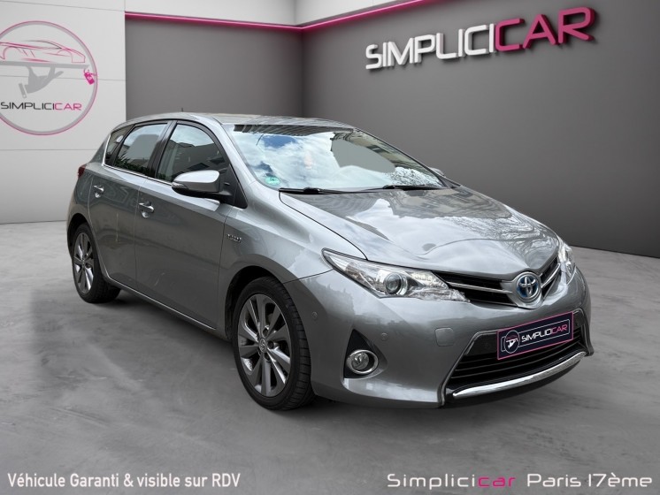 Toyota auris business hybride 136h business/entretien a jour/sieges chauffant occasion paris 17ème (75)(porte maillot)...