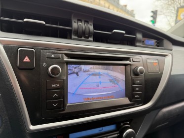 Toyota auris business hybride 136h business/entretien a jour/sieges chauffant occasion paris 17ème (75)(porte maillot)...