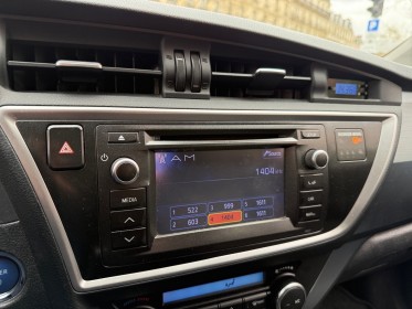 Toyota auris business hybride 136h business/entretien a jour/sieges chauffant occasion paris 17ème (75)(porte maillot)...