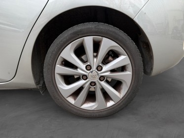 Toyota auris business hybride 136h business/entretien a jour/sieges chauffant occasion paris 17ème (75)(porte maillot)...