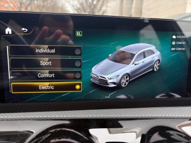Mercedes classe a 250 e 8g-dct amg line suivi mercedes carplay toit sieges chauffants garantie 12 mois occasion montreuil...