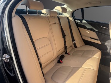 Jaguar xe xe 2.0 d - 180 ch bva prestige caméra de recul sièges électriques gps garantie 24 mois occasion simplicicar...