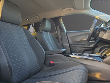 Peugeot 2008 1.2 l 130 ch ss eat8 roadtrip 1 ére main révisée garantie 12 mois apple carplay caméra de recul occasion...