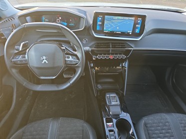 Peugeot 2008 1.2 l 130 ch ss eat8 roadtrip 1 ére main révisée garantie 12 mois apple carplay caméra de recul occasion...