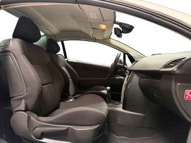 Peugeot 207 cc 1.6 vti 120ch sport faible kilométrage garantie 12 mois occasion simplicicar bretigny-sur-orge simplicicar...