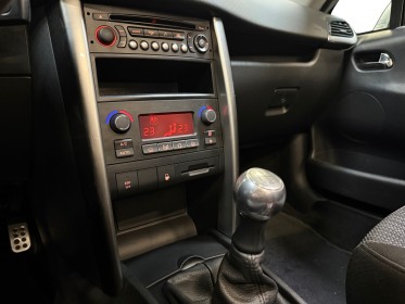 Peugeot 207 cc 1.6 vti 120ch sport faible kilométrage garantie 12 mois occasion simplicicar bretigny-sur-orge simplicicar...