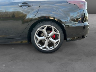 Ford focus sw 2.0 ecoboost 250 ss st - suivi complet/bluetooth/radar ar/régul - garantie 12  mois occasion simplicicar...