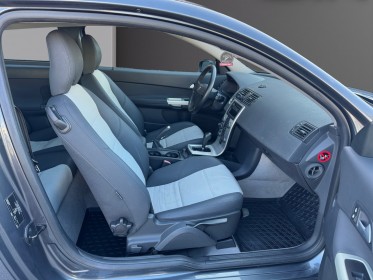 Volvo c30 d5 180 kinetic geartronic a  garantie 12 mois occasion simplicicar toulon est simplicicar simplicibike france