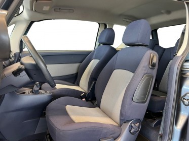 Peugeot 1007 1.4e 16v sporty kit embrayage  volant moteur neuf / entretien complet / 4 pneus pneu neuf occasion simplicicar...