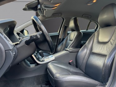 Volvo s60 d3 163 ch momentum geartronic a sièges cuirs - radar de recul - limiteur de vitesse occasion paris 17ème...