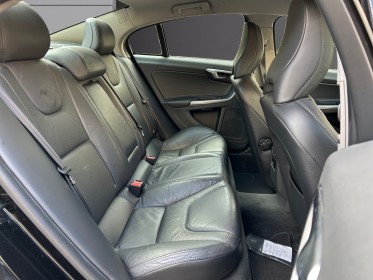 Volvo s60 d3 163 ch momentum geartronic a sièges cuirs - radar de recul - limiteur de vitesse occasion paris 17ème...