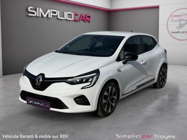 Renault clio v e-tech 140 limited radar de recul carplay regulateur occasion barberey simplicicar simplicibike france