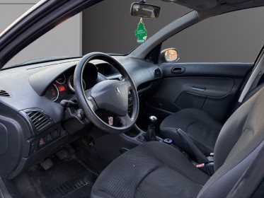 Peugeot 206 1.4e 75ch trendy/climatisation/vitres électriques/entretien à jour/garantie occasion simplicicar salon de...
