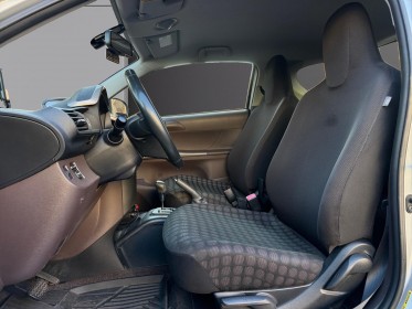 Toyota iq iq 68 vvt-i multidrive occasion cannes (06) simplicicar simplicibike france