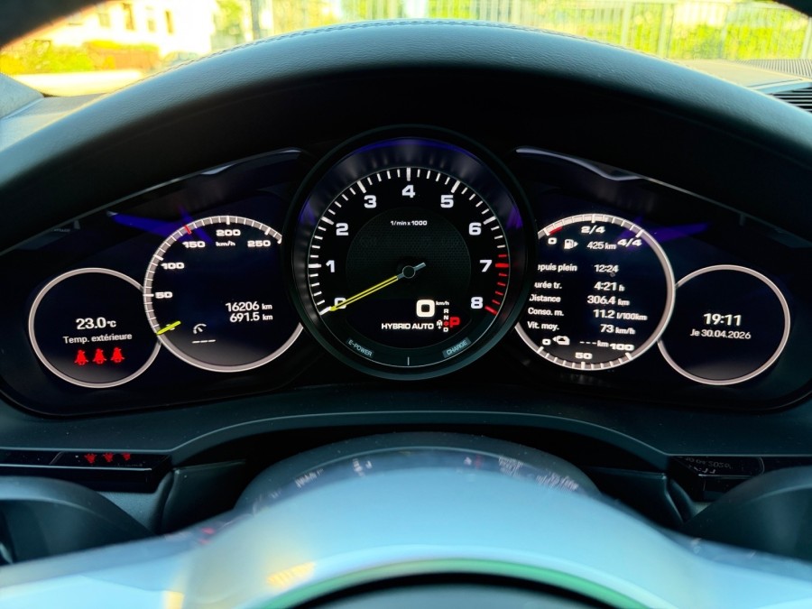 PORSCHE d'occasion CAYENNE 3.0 V6 E-HYBRID COUPE PLATINIUM EDITION de