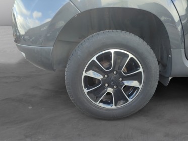 Dacia duster dci 110 4x2 black touch 2017 android car play tactile  barres de toit et 2 chaines neige neuves occasion...