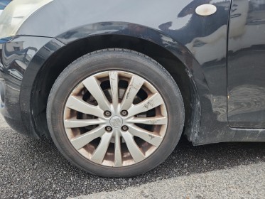 Suzuki swift iii 1.2 vvt glx pack     radar av/ar    garantie 12 mois occasion simplicicar frejus  simplicicar simplicibike...