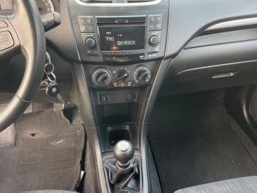 Suzuki swift my15 1.2 vvt occasion champigny-sur-marne (94) simplicicar simplicibike france